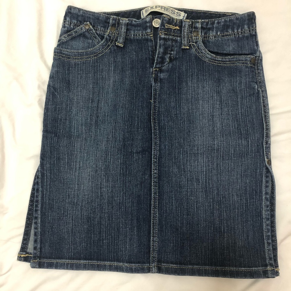 Denim skirt with side slit